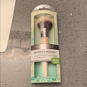 Single ecotools blending and bronzing brush
